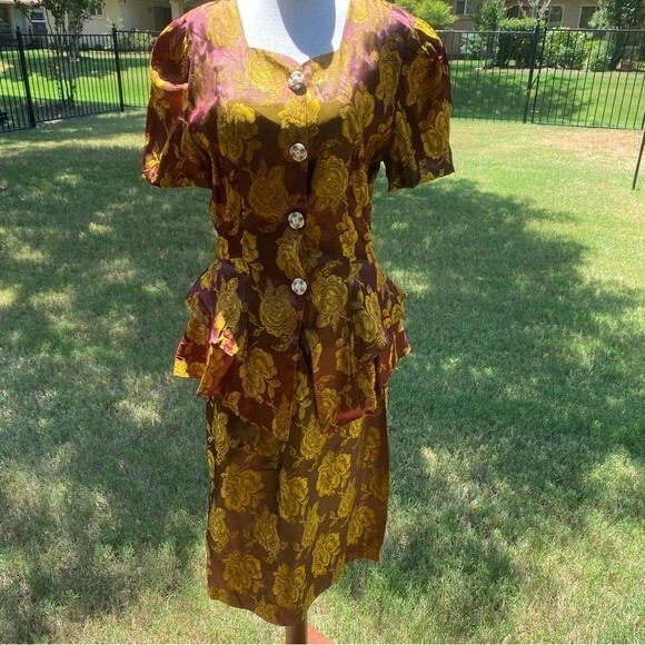 Vintage NONA Fashion USA Shimmer Gold Floral 2 Piece Jkt Ruffles Midi SZ M - Picture 1 of 10